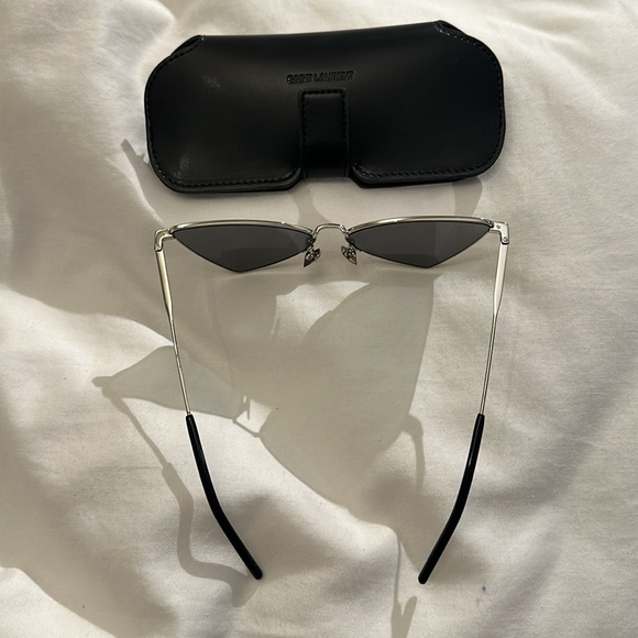 SAINT LAURENT EDGY SUNGLASSES - Picture 5 of 7
